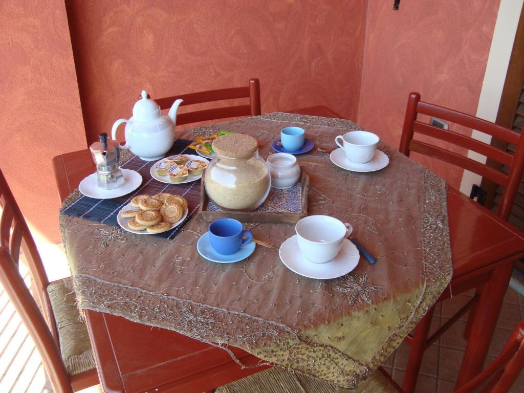 קונאו Bed & Breakfast Milu חדר תמונה